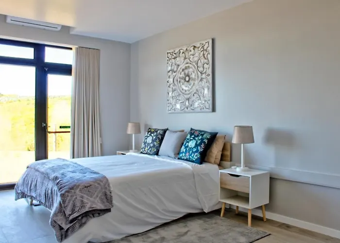 Lulu's ゲストハウス アトウギア・ダ・バレイア