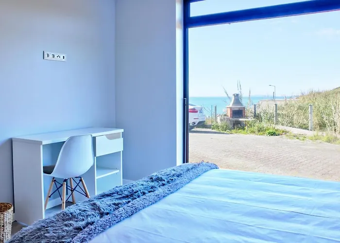 ゲストハウス Lulu's アトウギア・ダ・バレイア