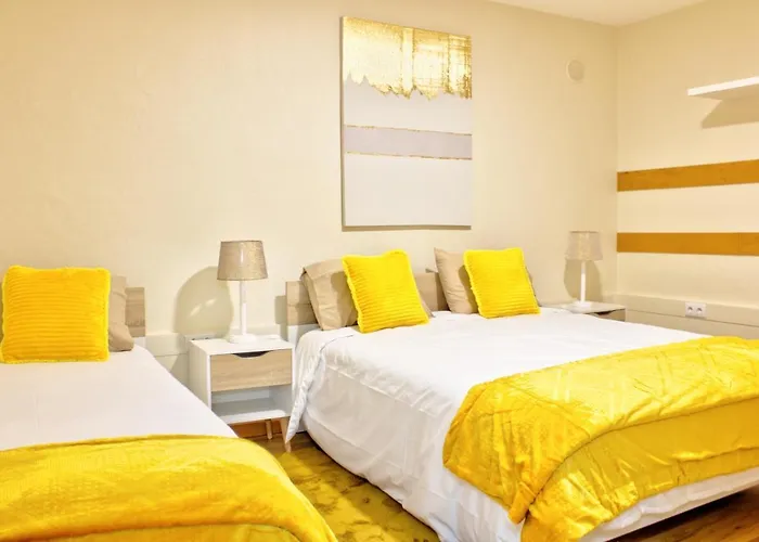 ゲストハウス Lulu's アトウギア・ダ・バレイア